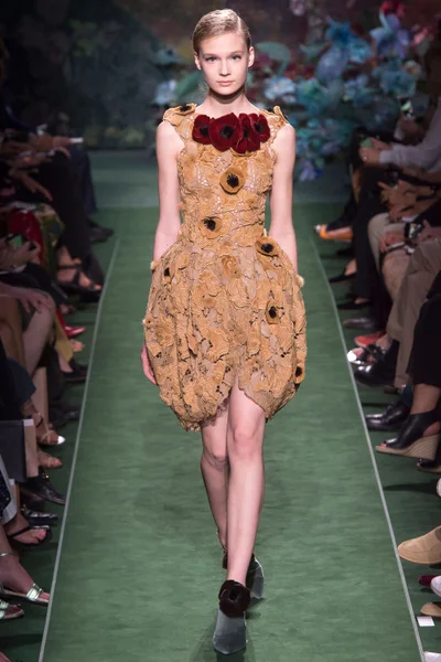 Look 29